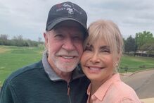 Chuck Norris mostra forma física aos 84 anos