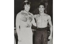 Chuck Norris exibe boa forma física em vídeo de treino