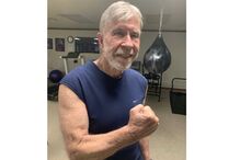 Chuck Norris mostra forma física e diz: 