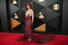 Chappell Roan causa polémica após incidente com filha de Jude Law