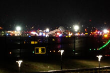 Dois mortos após colisão de avião da Air Canada e veículo de bombeiros no aeroporto de Nova Iorque