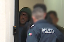 Pagamentos em lojas da Grande Lisboa com os cartões de gestor de restaurante de luxo desaparecido no Algarve