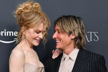 Nicole Kidman surge com Keith Urban em evento após rumores de novo namorado