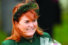 Sarah Ferguson enfrenta tensão familiar devido a escândalos envolvendo os sogros