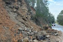 Talude de 12 metros da ER124 caiu