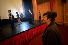 “A arte salva”: neste teatro no Líbano há uma atriz portuguesa que ajuda a humanizar os efeitos da guerra