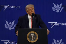 'Que erro terrível': Trump chama 'Estreito de Trump' ao Estreito de Ormuz