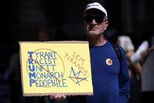 Americanos residentes no Porto manifestaram-se contra políticas de Trump