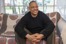 Carlão reflete sobre o passado e o futuro em novo lançamento