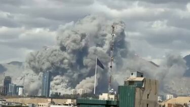 Novas explosões na capital do Irão após morte do líder supremo Ali Khamenei