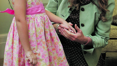 Ex-duquesa de York pediu ajuda ao pedófilo em fundação para crianças vulneráveis, após este ser preso por aliciar uma menor para prostituição.