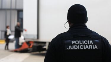 PJ identifica menor de 14 anos suspeito da autoria de dois fogos em Seia