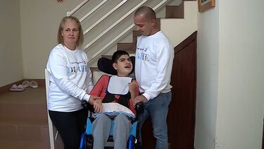 “Não somos de desistir”: mãe de menino com doença rara queixa-se de falta de apoios do Governo  