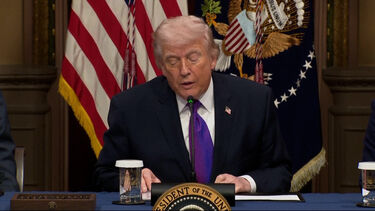 Trump dá nota 15 em 10 à prestação dos EUA na guerra com o Irão 