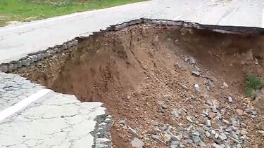 Populares revoltados por EN 109-4 estar cortada há cerca de três meses após derrocada 