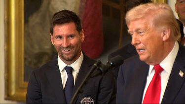 “Quem é o melhor?”: Trump compara Messi a Pelé durante cerimónia na Casa Branca  