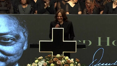 “Eu previ muito do que está a acontecer”: Kamala Harris comenta guerra durante homenagem a Jesse Jackson 