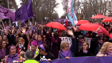 Milhares de pessoas saem às ruas em Madrid no Dia Internacional da Mulher  
