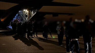 Voo militar de repatriamento com 61 passageiros, incluindo 54 portugueses, já chegou a Lisboa