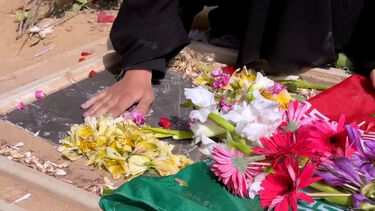 Iranianos reúnem-se em Teerão para enterrar os entes queridos