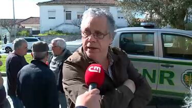 “Foi a pé”: Popular diz que viu homem que assaltou e deixou mochila com bomba a abandonar banco em Lamas  