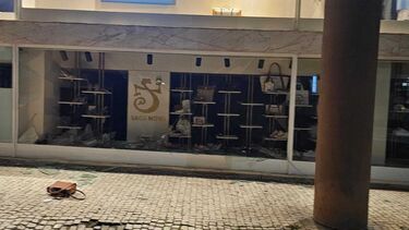 Loja de roupa e sapataria assaltadas no Marco de Canaveses e Felgueiras