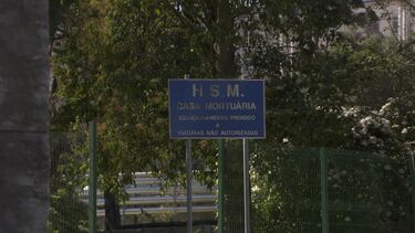 
'Luvas' de 20 a 30 euros por cadáver para acelerar funerais no Santa Maria