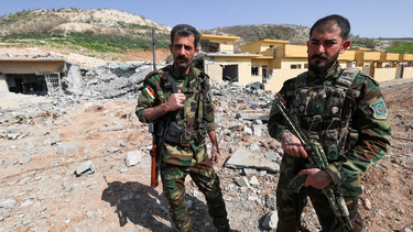 Nas bases do Partido da Liberdade do Curdistão, as ameaças chegam do céu quando menos se espera