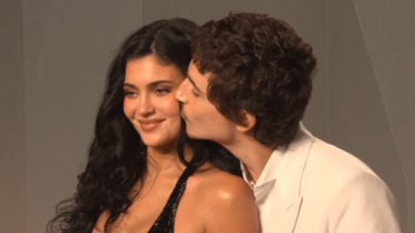 Timothée Chalamet e Kylie Jenner entre os casais que brilharam na festa dos Óscares da Vanity Fair 