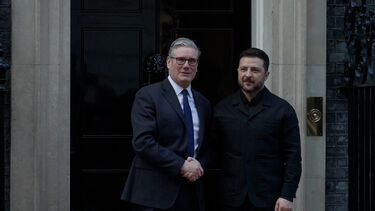 Zelensky reúne-se com Starmer em Londres