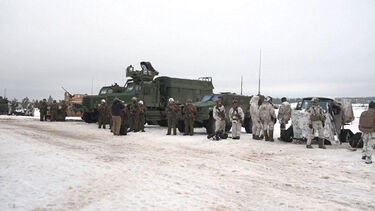 No gelo e prontos para combate: NATO mostra força no Ártico