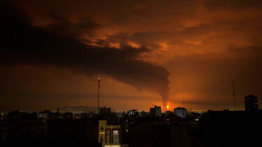 Irão intensifica ataques a instalações energéticas. O que está em causa e que impactos esperar? 