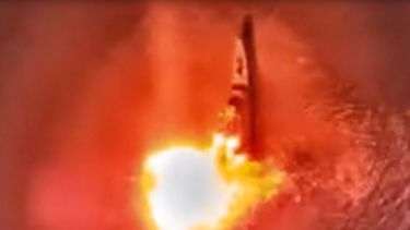 Imagens mostram ataques de Israel a navios e infraestruturas militares do Irão 