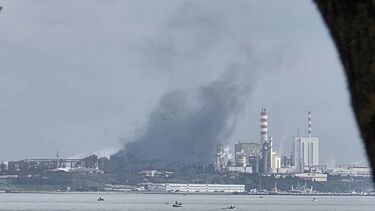 Incêndio industrial na empresa Carmona em Setúbal