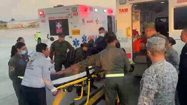 Forças armadas da Colômbia divulgam imagens de soldados feridos após queda de avião militar que fez 66 mortos  