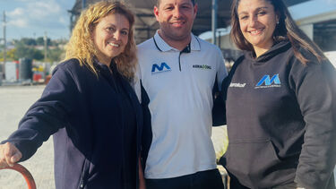 Menina nasce dentro de carro em parque de empresa junto à EN125 em Loulé