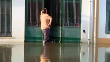Comerciantes utilizam economias pessoais para responder aos estragos provocados pela passagem do mau tempo no País
