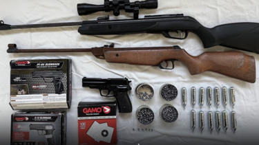 Menor dispara contra casa de vizinhos enquanto pratica tiro ao alvo