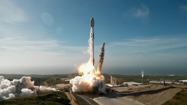 SpaceX lança foguete Falcon 9 na Florida  