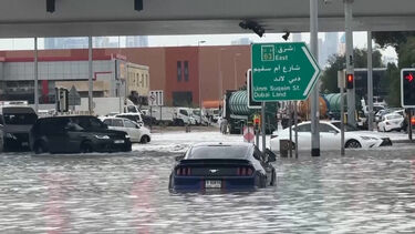 Chuvas intensas provocam inundações no Dubai  