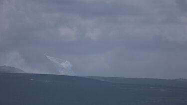 Bombardeamentos no sul do Líbano vistos a partir de tanques de guerra israelitas
