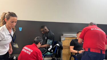 Treinador e jogador do Sporting assistidos devido a cheiro intenso no balneário do Dragão