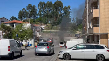 Incêndio destrói carro em Gondomar
