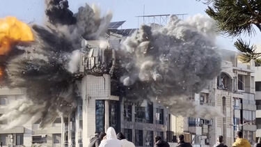 Vídeo capta momento em que subúrbios do sul de Beirute são bombardeados