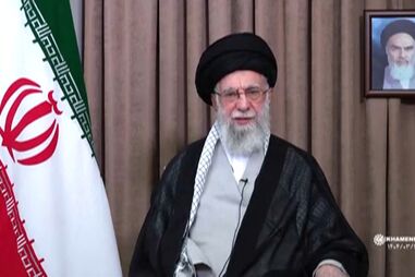 Irão decreta 40 dias de luto e sete feriados pela morte de Khamenei. Processo de transição de poder começa imediatamente