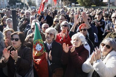 Mais de 500 pessoas em protesto contra fecho da urgência de Obstetrícia do Barreiro