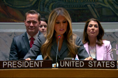 "A paz não precisa de ser frágil”: Melania Trump preside reunião do Conselho de Segurança da ONU 