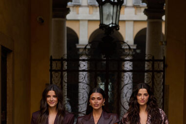 Inês e Joana Aguiar com Luisinha Oliveira