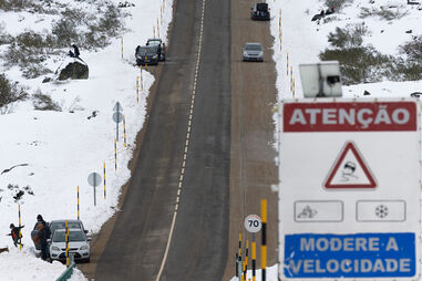 Previsão de nevão recomenda cuidados redobrados na condução