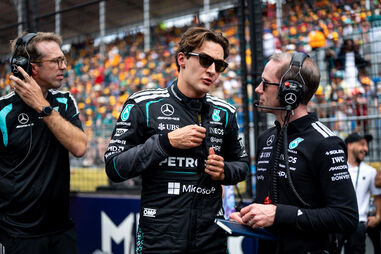 George Russell e Mercedes começam Mundial de Fórmula 1 a dominar